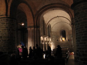 Basilica del SS. Sangue, Interno.