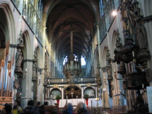 Chiesa di Nostra Signora, interno.