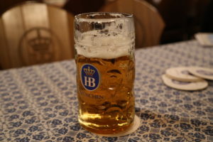 Hofbrauhaus, la più antica e rinomata birreria di Munchen (interno).