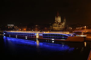 Il Danubio di notte.