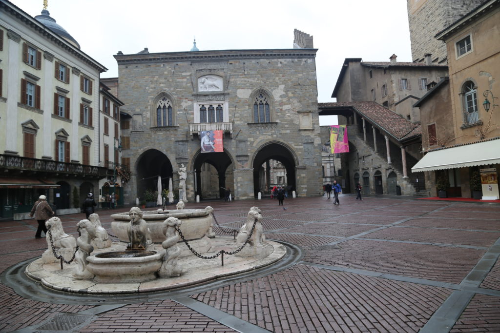 Piazza Vecchia.