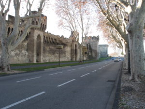 Avignone, le mura della città.