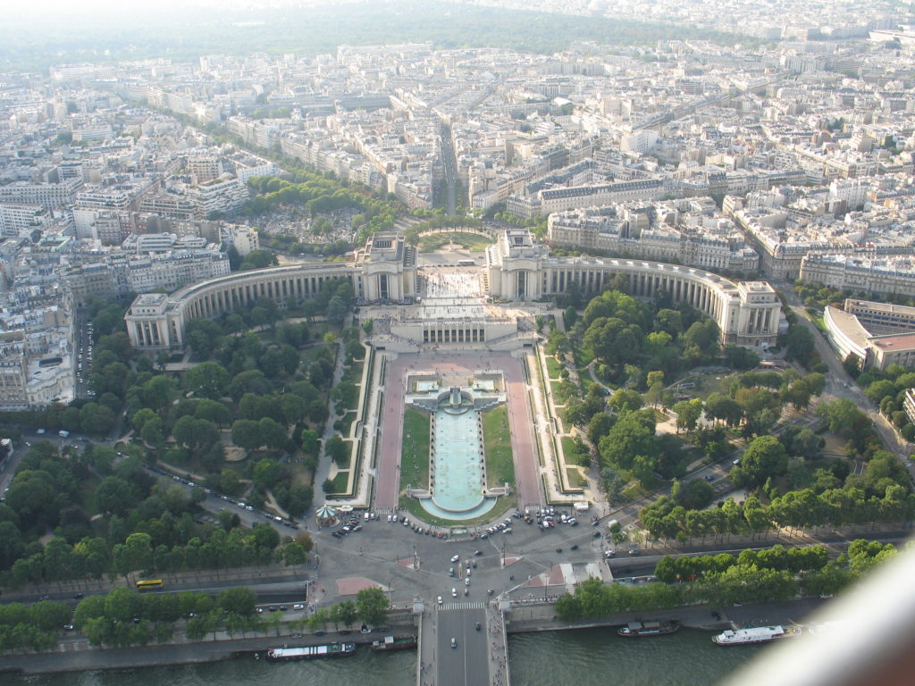 Il Trocadero visto dalla cima della Torre Eiffel.