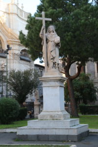Piazza del Duomo - Statua di Sant'Aga