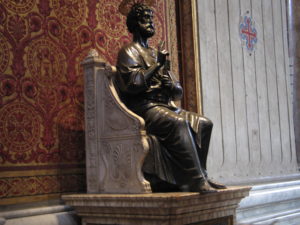 Basilica di San Pietro, la statua di S. Pietro.