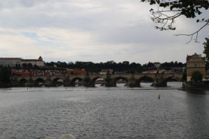 La Moldava e Ponte Carlo.