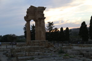 Agrigento, Valle dei Templi, Tempio di Castore e Polluce.