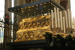 La Cattedrale di Colonia, il reliquiario con i resti dei Re Magi.
