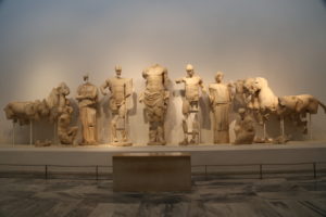 Il Museo Archeologico - Tempio di Zeus, frontone Est.